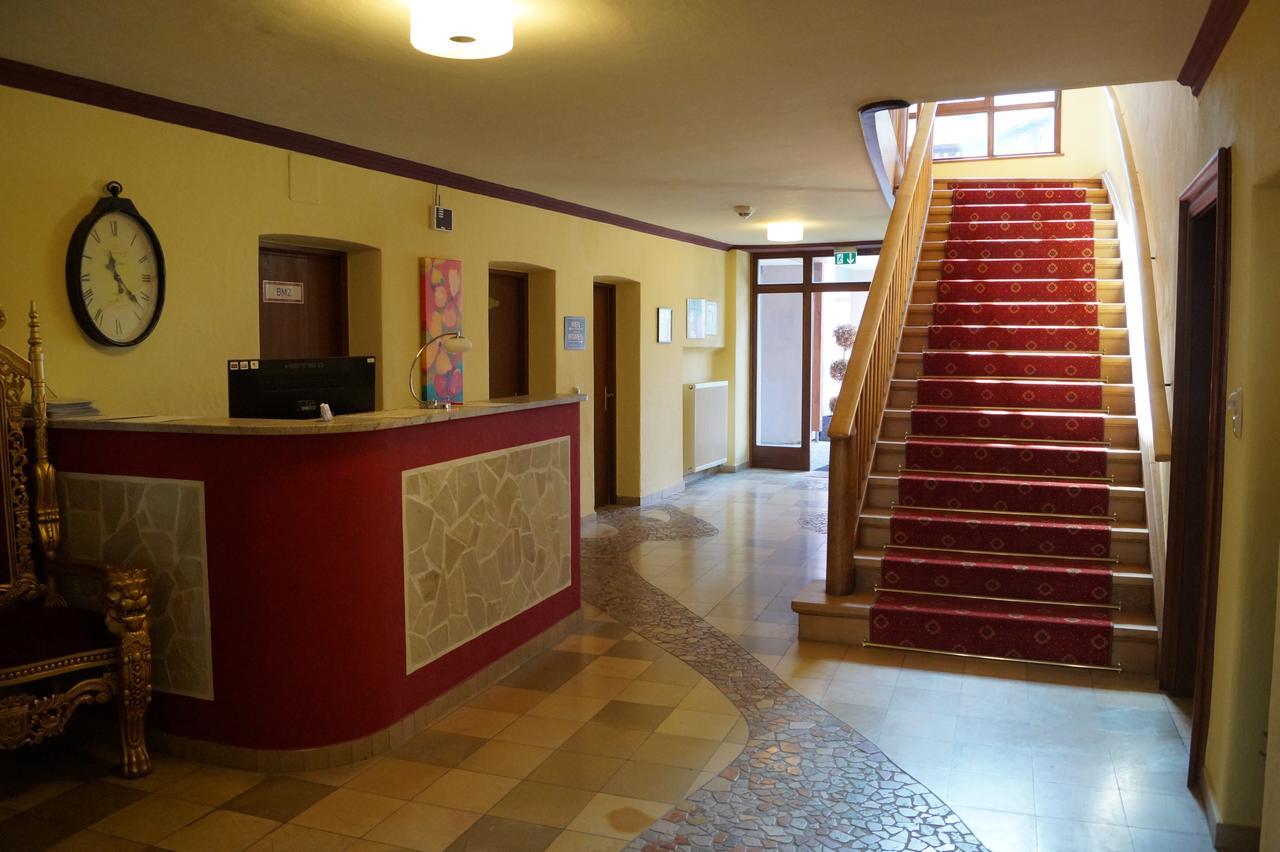 Hotel Zur Post Trostberg Екстериор снимка